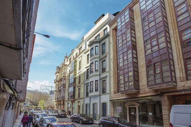 Foto 2 de Àtic en venda a calle Ruiz Gómez de 3 habitacions amb terrassa i ascensor