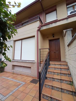 Foto 1 de Casa adossada en venda a calle Atxeta de 4 habitacions amb terrassa i garatge