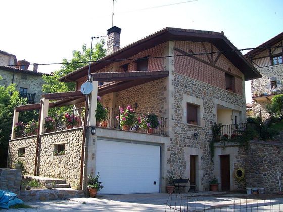 Foto 2 de Casa en venda a Orozko de 4 habitacions amb terrassa i garatge