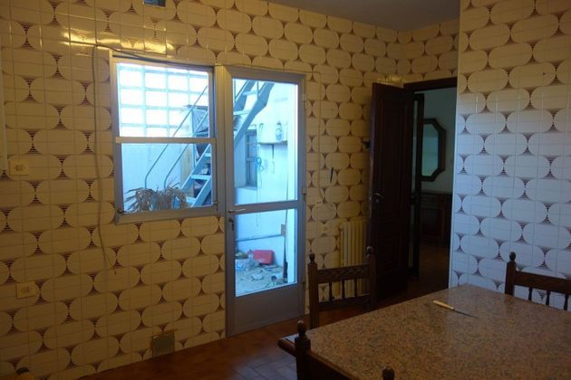 Foto 2 de Casa en venta en calle Curros Enriquez de 4 habitaciones con garaje y calefacción