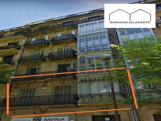 Foto 1 de Pis en venda a calle Urbieta de 5 habitacions amb terrassa i balcó