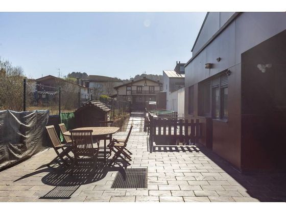Foto 2 de Venta de casa en calle Araundi de 6 habitaciones con terraza y jardín