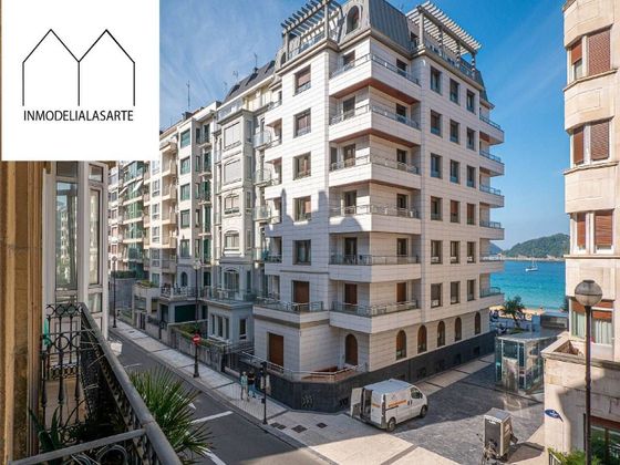 Foto 1 de Pis en venda a calle Marina de 1 habitació amb terrassa i balcó