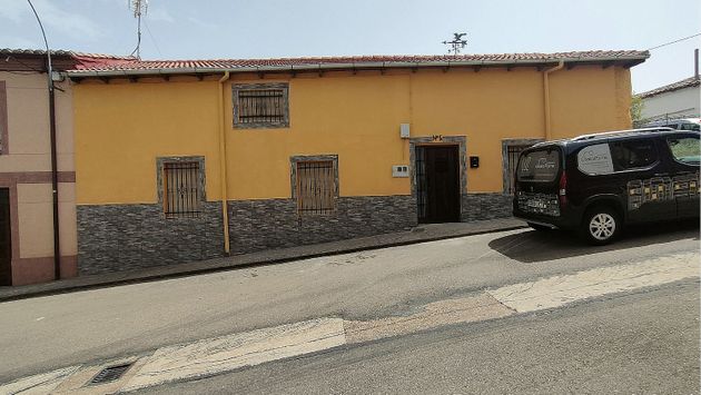 Foto 1 de Casa en venda a Cebrones del Río de 5 habitacions amb terrassa i garatge