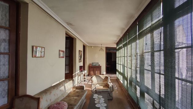 Foto 2 de Casa en venta en Bañeza (La) de 5 habitaciones con calefacción
