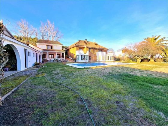 Foto 2 de Casa en venda a Lardero de 5 habitacions amb terrassa i piscina