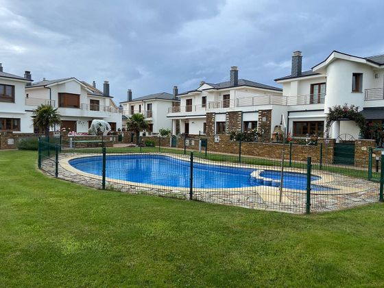 Foto 1 de Casa en venda a avenida Casiano Moreno de 5 habitacions amb terrassa i piscina