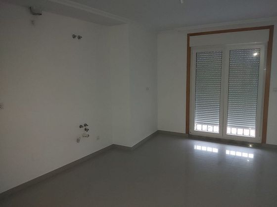 Foto 2 de Venta de piso en avenida Das Flores de 3 habitaciones con garaje y ascensor