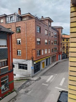 Foto 1 de Venta de piso en calle Rafael del Riego de 3 habitaciones con piscina y ascensor