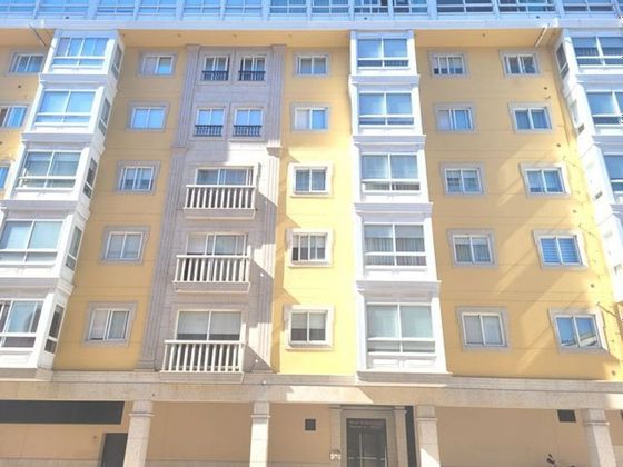 Foto 1 de Piso en venta en calle Pintor Sotomaior de 2 habitaciones con terraza y garaje