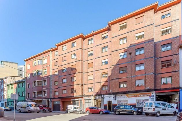 Foto 1 de Venta de piso en calle Covadonga de 3 habitaciones y 89 m²