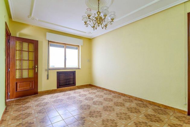 Foto 2 de Venta de piso en calle Covadonga de 3 habitaciones y 89 m²