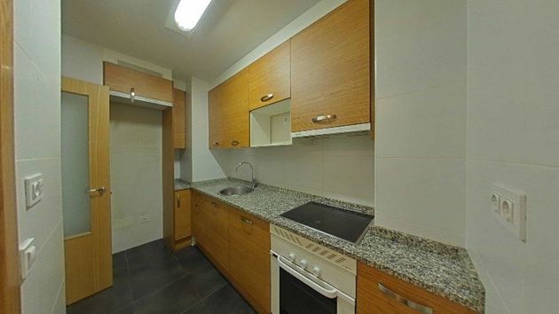 Foto 2 de Venta de piso en calle Del Naranjo de Bulnes de 2 habitaciones con ascensor