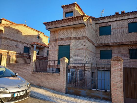Foto 1 de Casa en venta en calle Huerta Alegre de 4 habitaciones con terraza y garaje
