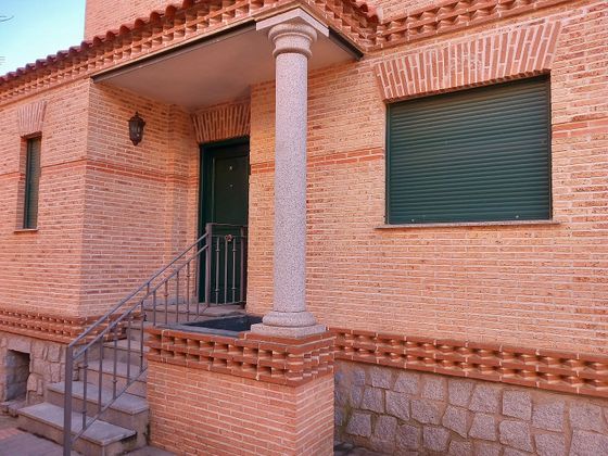 Foto 2 de Casa en venda a calle Huerta Alegre de 4 habitacions amb terrassa i garatge