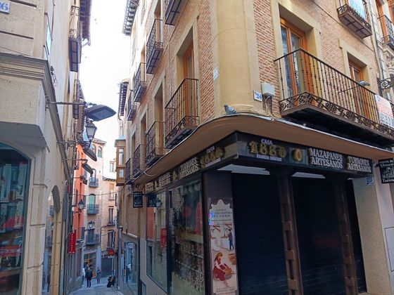 Foto 2 de Dúplex en venda a calle Comercio de 2 habitacions amb balcó i aire acondicionat