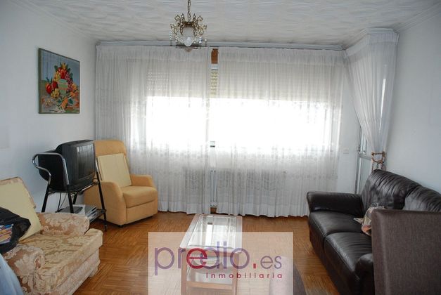 Foto 2 de Piso en alquiler en San Roque - As Fontiñas de 4 habitaciones con muebles y calefacción