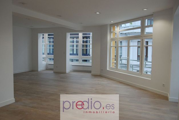 Foto 2 de Piso en venta en Centro - Recinto Amurallado de 4 habitaciones con terraza y garaje