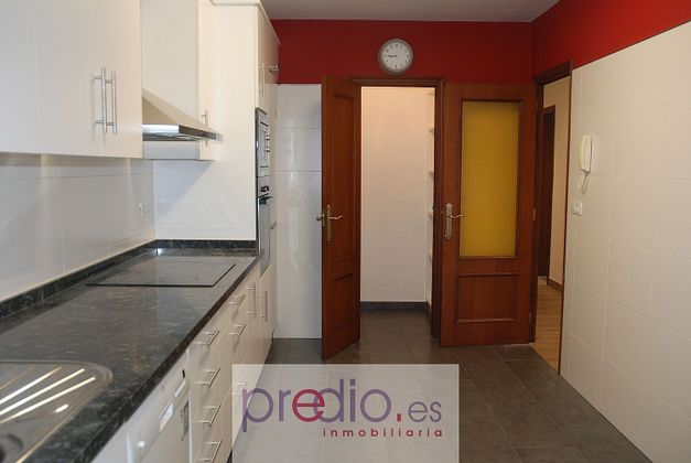 Foto 2 de Pis en venda a Recatelo - O Carme de 4 habitacions amb garatge i balcó