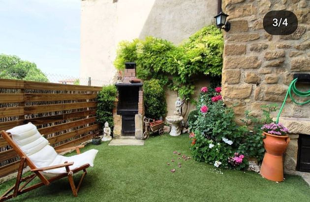 Foto 1 de Casa adossada en venda a Labastida de 5 habitacions amb terrassa i jardí
