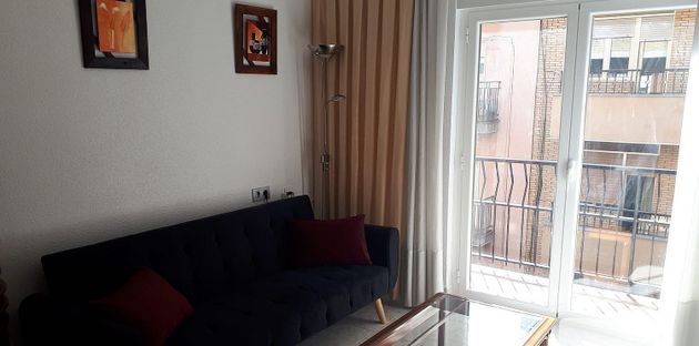 Foto 1 de Pis en lloguer a Garrido Sur - Estación Sur de 3 habitacions amb mobles i balcó