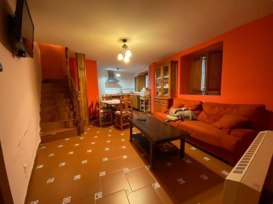 Foto 1 de Casa en lloguer a San Esteban de la Sierra de 3 habitacions amb mobles i balcó