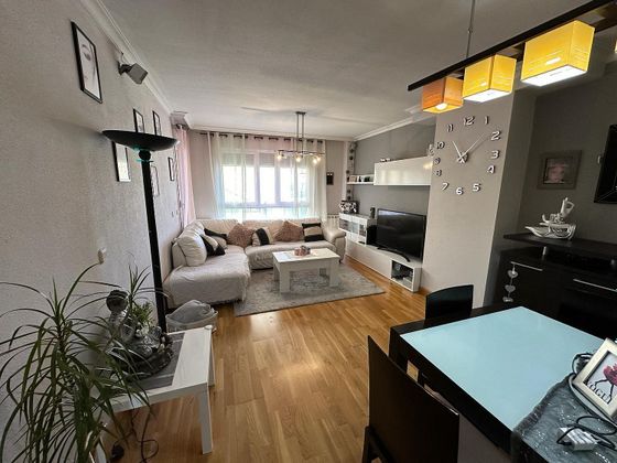 Foto 1 de Casa en venta en Monterrubio de Armuña de 4 habitaciones con terraza y piscina