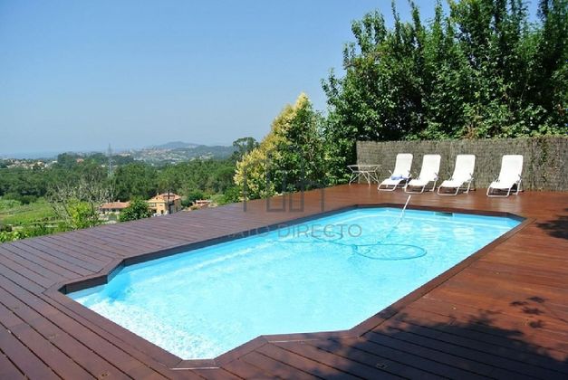 Foto 2 de Venta de chalet en Gondomar de 3 habitaciones con terraza y piscina