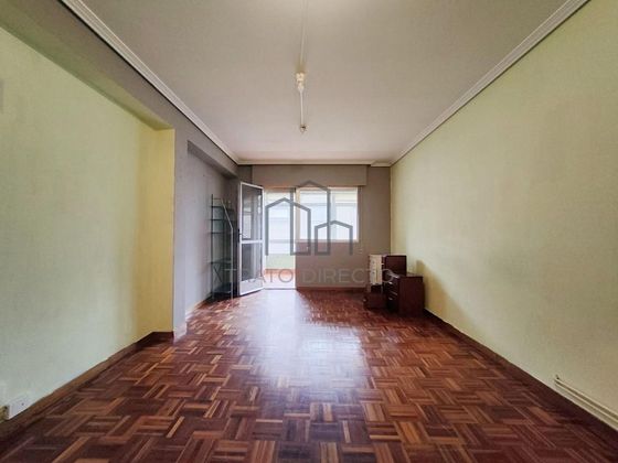 Foto 2 de Pis en venda a Praza Independencia de 4 habitacions amb terrassa i garatge