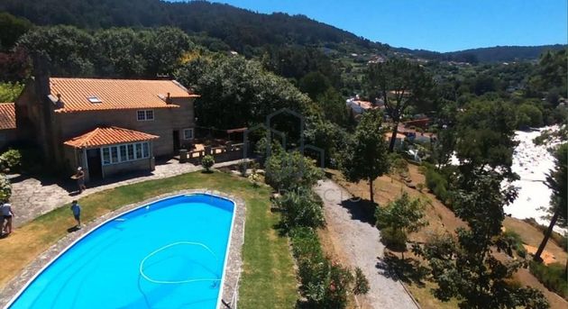 Foto 2 de Venta de chalet en Marín de 6 habitaciones con terraza y piscina