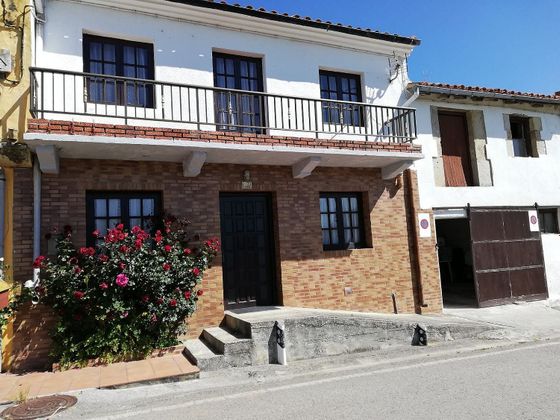 Foto 2 de Casa adossada en venda a calle La Playa de 4 habitacions amb terrassa i garatge