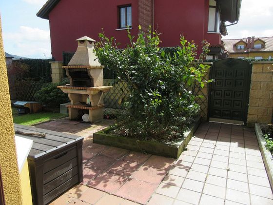 Foto 2 de Casa en venta en Bareyo de 4 habitaciones con terraza y piscina