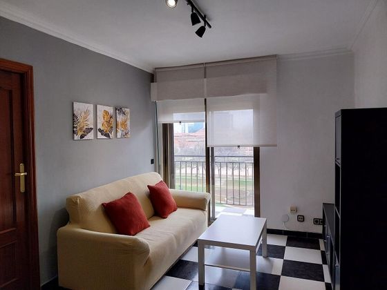 Foto 2 de Pis en venda a Delicias de 3 habitacions amb terrassa i balcó