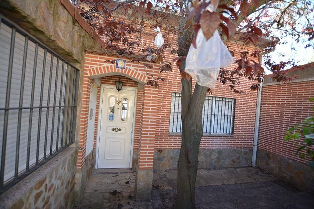 Foto 2 de Casa rural en venda a Nueva Villa de las Torres de 3 habitacions amb terrassa i garatge