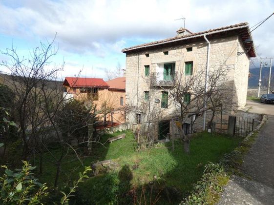 Foto 1 de Xalet en venda a Valle de Tobalina de 6 habitacions amb jardí