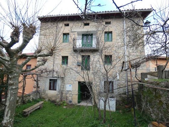 Foto 2 de Xalet en venda a Valle de Tobalina de 6 habitacions amb jardí