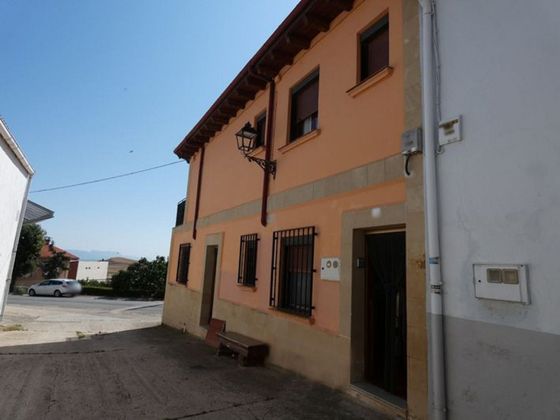 Foto 2 de Casa en venda a Grañón de 4 habitacions amb balcó i calefacció