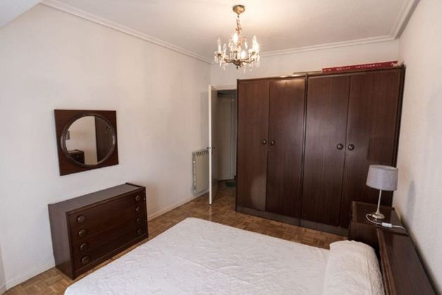 Foto 2 de Piso en venta en Briviesca de 3 habitaciones con balcón y calefacción