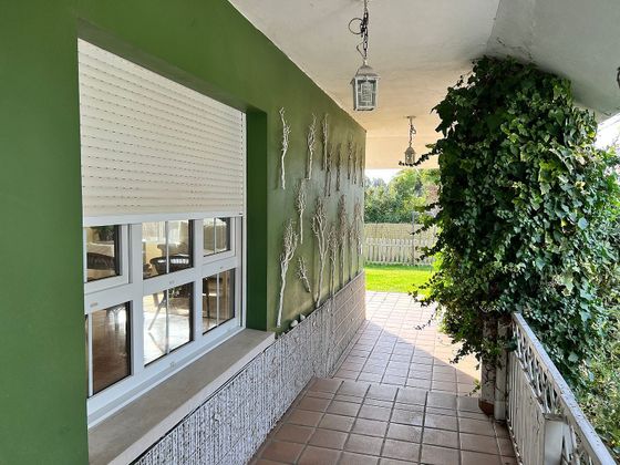 Foto 2 de Xalet en venda a calle Caserio Cueto de 8 habitacions amb garatge i jardí