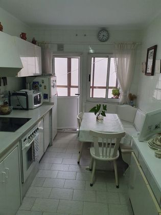 Foto 2 de Piso en venta en Centro - Avilés de 4 habitaciones con terraza y calefacción