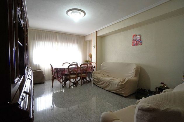 Foto 1 de Venta de piso en calle Río Narla de 3 habitaciones con calefacción y ascensor