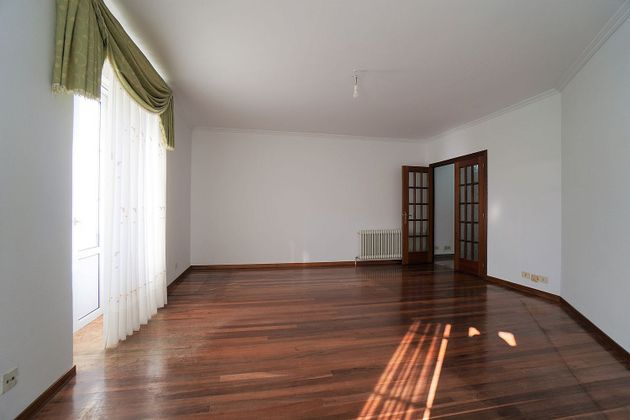 Foto 2 de Pis en venda a Centro - Recinto Amurallado de 4 habitacions amb garatge i balcó
