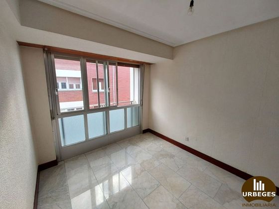 Foto 1 de Piso en venta en San Ignacio-Elorrieta de 3 habitaciones con balcón y calefacción