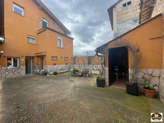 Foto 1 de Casa en venda a Herramélluri de 7 habitacions amb terrassa i garatge