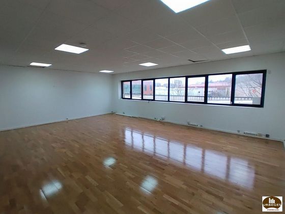 Foto 1 de Alquiler de oficina en Zona Lamiako - Pinueta de 56 m²