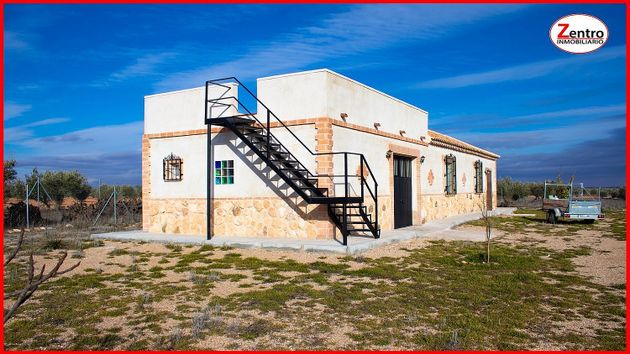 Foto 1 de Casa rural en venda a carretera Herencia de 1 habitació amb terrassa i piscina