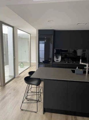 Foto 2 de Casa adossada en venda a Zona Metro de 4 habitacions amb terrassa i balcó