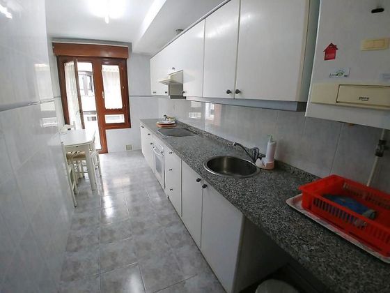 Foto 1 de Piso en venta en Ciudad Naranco de 2 habitaciones con terraza y calefacción