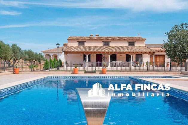 Foto 1 de Xalet en venda a Vara de Rey de 3 habitacions amb terrassa i piscina
