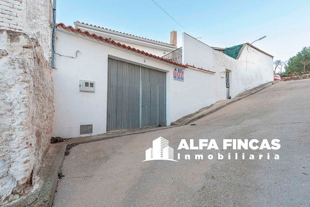 Foto 1 de Venta de casa en Almarcha (La) de 5 habitaciones con terraza y garaje